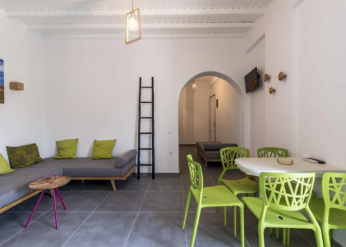 Artemoula's Studios Aparthotel 4*