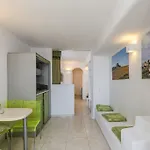 Aparthotel Artemoula's
