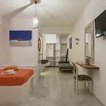 Artemoula's 4* Platys Gialos (Mykonos)