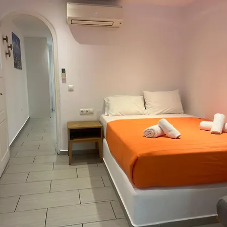 Artemoula's Apartahotel Platis Gialos