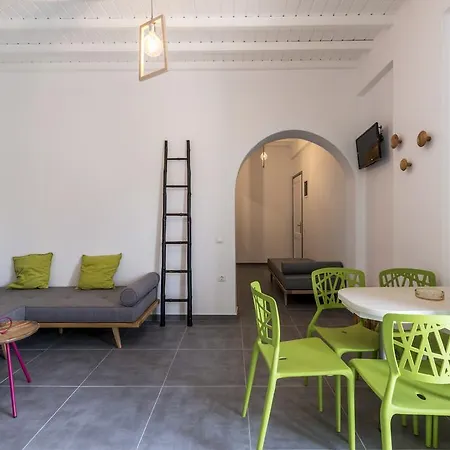 Artemoula's Studios Aparthotel 4*
