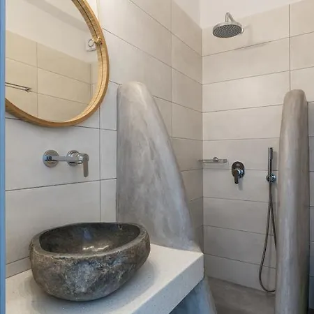 Artemoula's 4* Platis Yialos