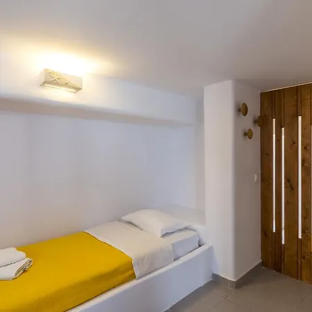 Artemoula's Studios 4*