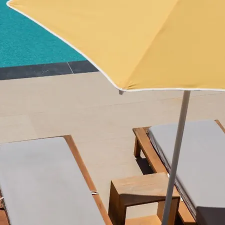 Apartahotel Artemoula's